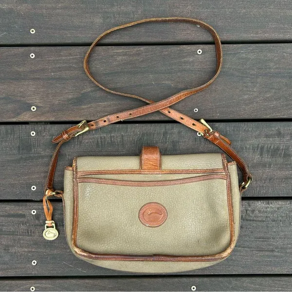 Tan Vintage Pebble Leather Dooney & Bourke Crossbody Purse All Weather Leather - Image 4