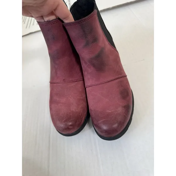 SOREL Leather Wedge Bootie Women 7.5 Red Black Hidden Heeled Joan of Arctic Boot - Image 6