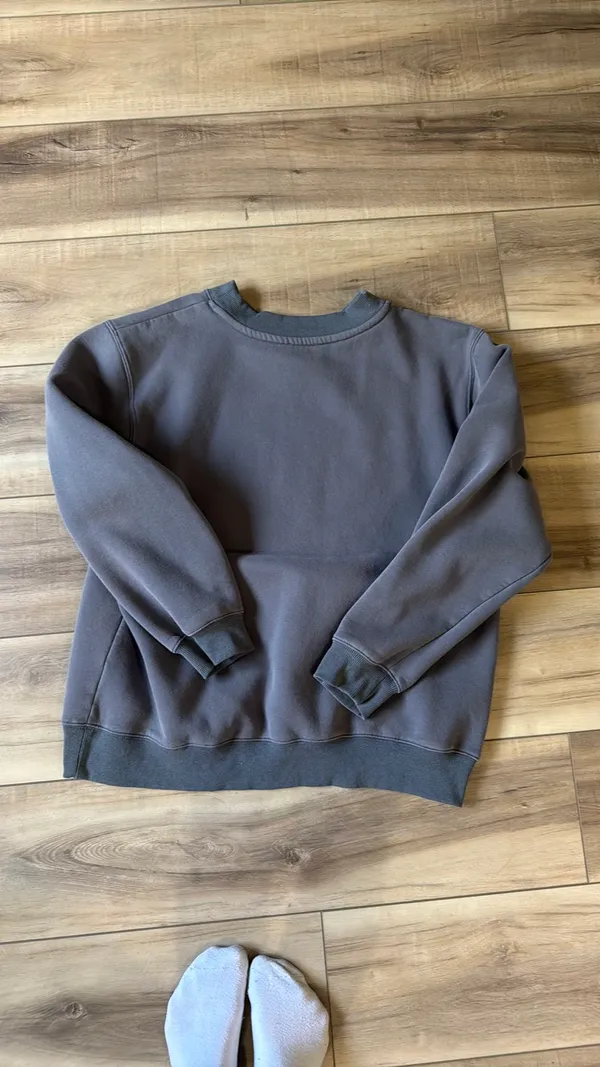 Dark grey white fox crewneck - Image 2