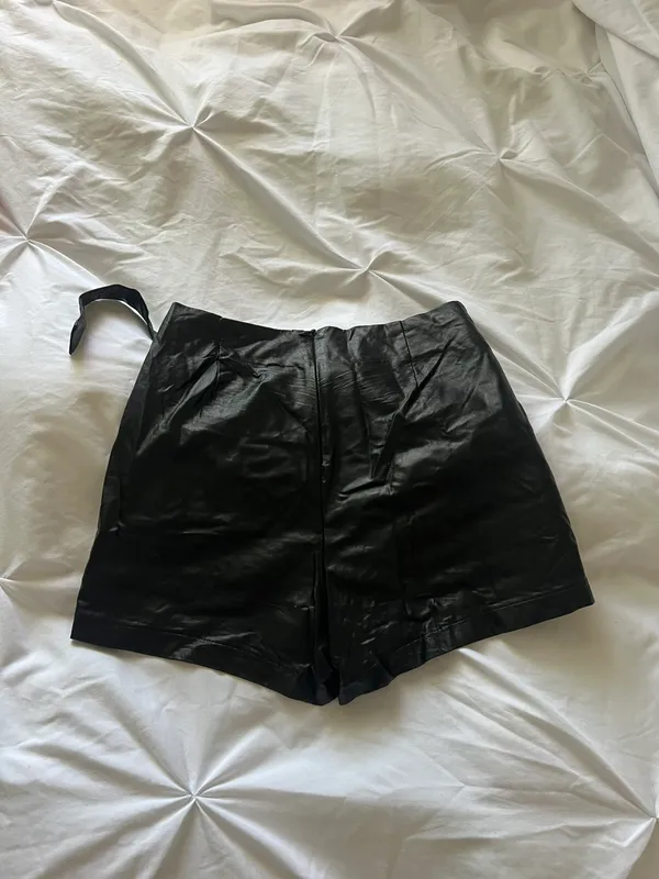 Charlotte Russe Leather Skort (xs) - Image 4