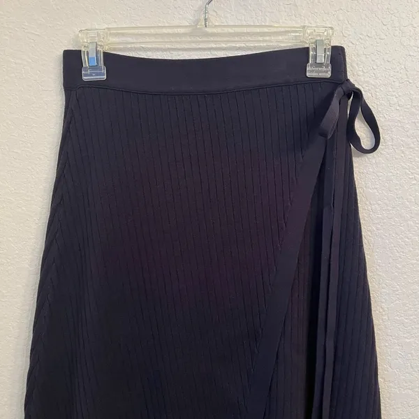 Pari Desai Wrap Midi Skirt M Ribbed Knit Academia Office Preppy $365 Navy Blue - Image 3