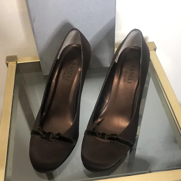 Vaneli womens brown bow kitten heel satin pump size 7.5 with box​ - Image 2
