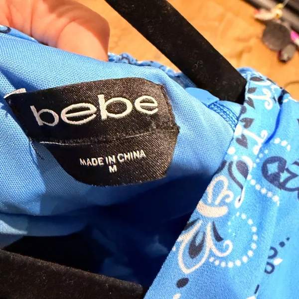 bebe Blue bandana Patterned blue‎ Maxi Dress medium - Image 8