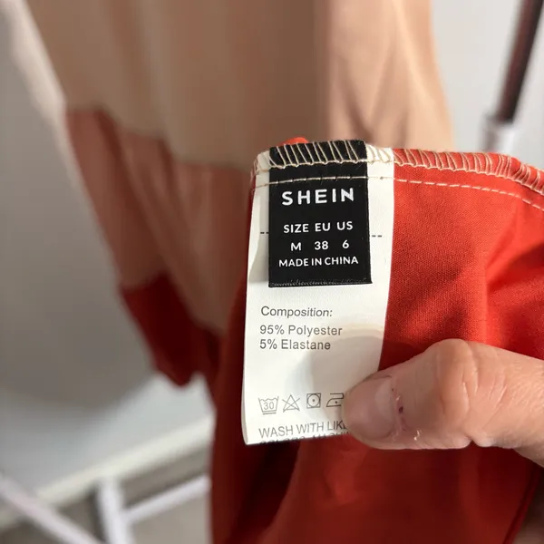 SHEIN Cream, Peach & Red Colorblock Tiered Flutter Sleeve Mini Dress - Image 7