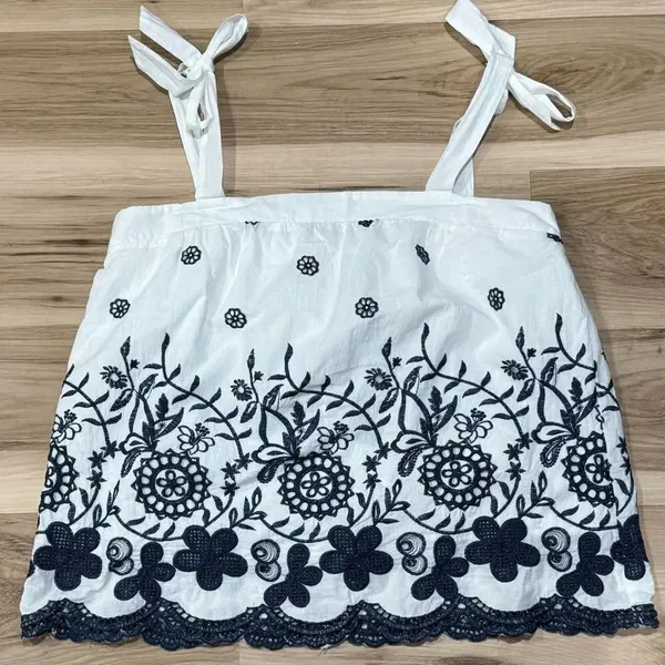 Draper James RSVP White Tank Top With Blue Floral Eyelets Women’s Large - Image 2