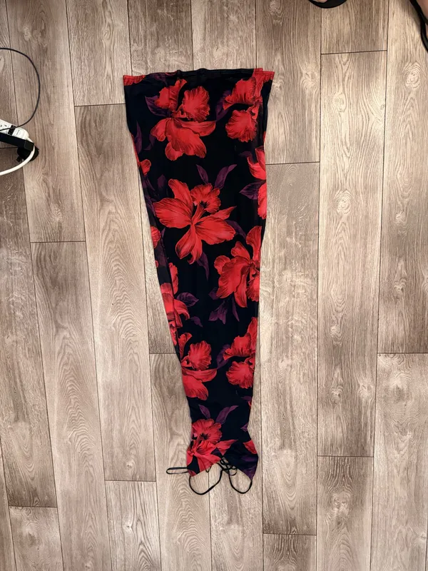 Gorgeous Windsor maxi dress with flowers - Image 2