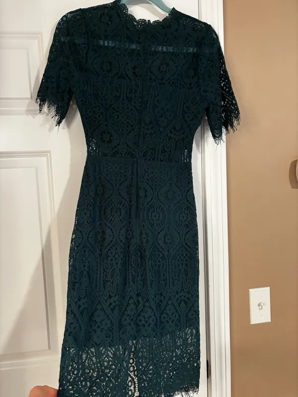 Lulus green lace dress size 4 - Image 3