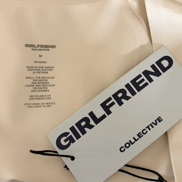 NWT!! GIRLFRIEND COLLECTIVE Kinsley Ivory Long Sleeve Cropped‎ Top Medium - Image 9