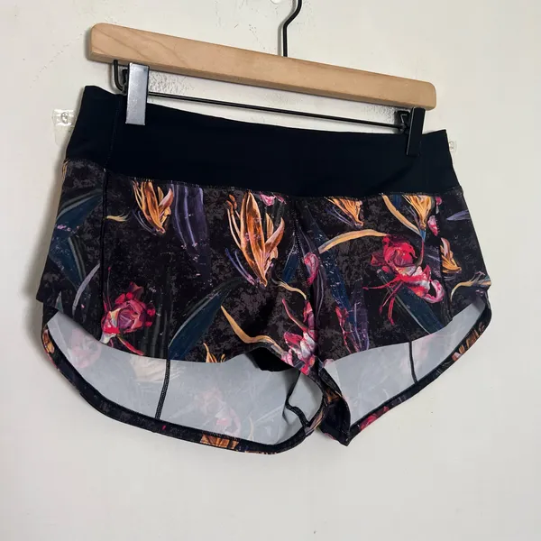 LULULEMON- Speed Up Low-Rise Lined Short 2.5" Veiled Floral Size 6 - Image 3