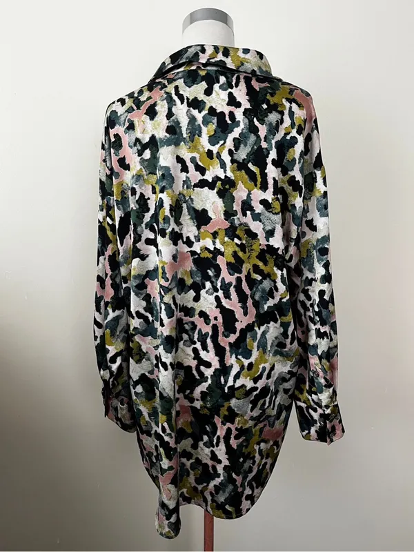 entro Leopard-Style Print Blouse in Black, Pink, Green - Image 3