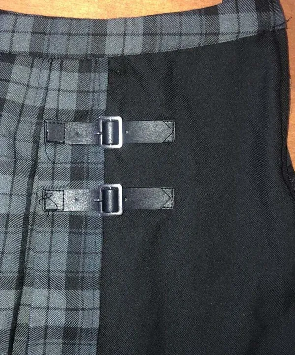 Hot Topic Black & Grey Plaid Buckle Asymmetrical Pleated Skirt size large - Image 3