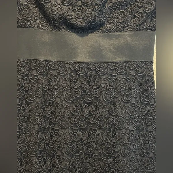 White House Black Market Lace Cocktail Dress - EUC‎ - Size 6 - Black - Stunning - Image 4