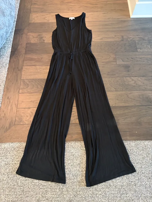 Michael Stars V-Neck Wide Leg Jumpsuit Sz M - Image 4
