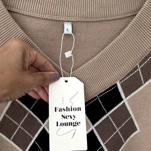 NWT Fashion Sexy Lounge Wear. Tan ar guile V-neck top.‎ Size large. - Image 2