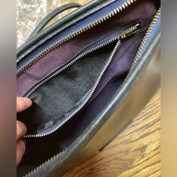 Diane Von Furstenberg Vintage Navy leather Purse - Image 7