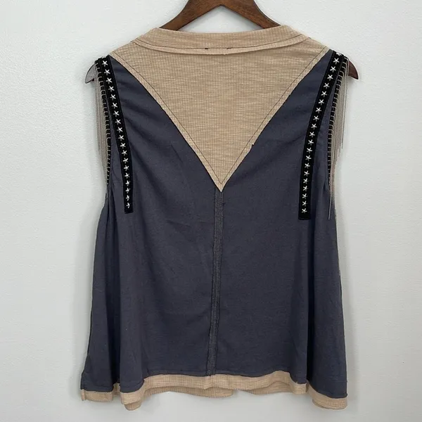 POL Gray/Tan Metal Fringe V-Neck Tank Size M - Image 2