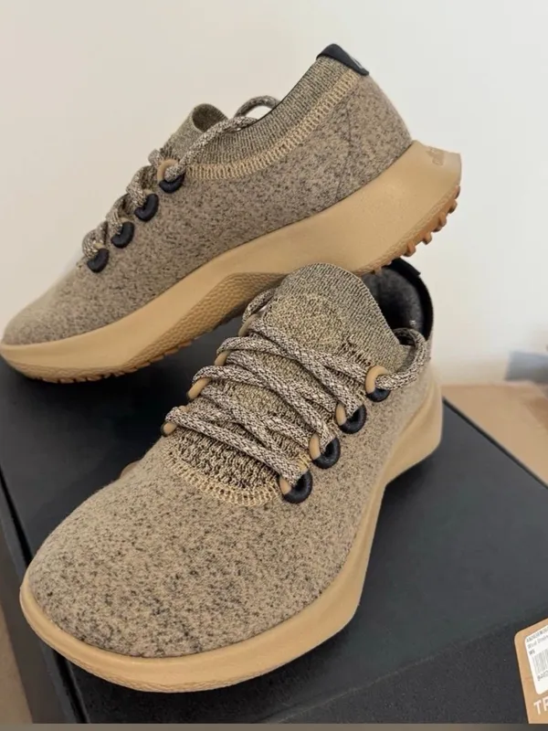 NIB Allbirds Wool Dasher 2 Runner Mizzles in Hazy Beige/ Rugged Khaki Size 5 - Image 2