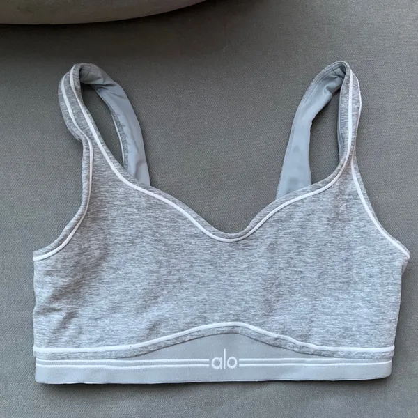 Alo Yoga Alosoft Heart Throb Bra Athletic Heather Grey/White M - Image 2