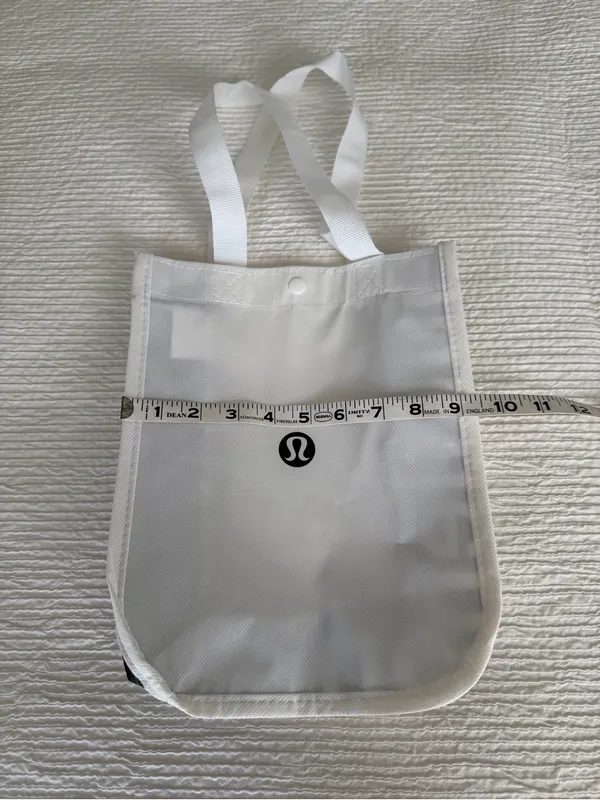 Lululemon empty shopping bag - Image 9