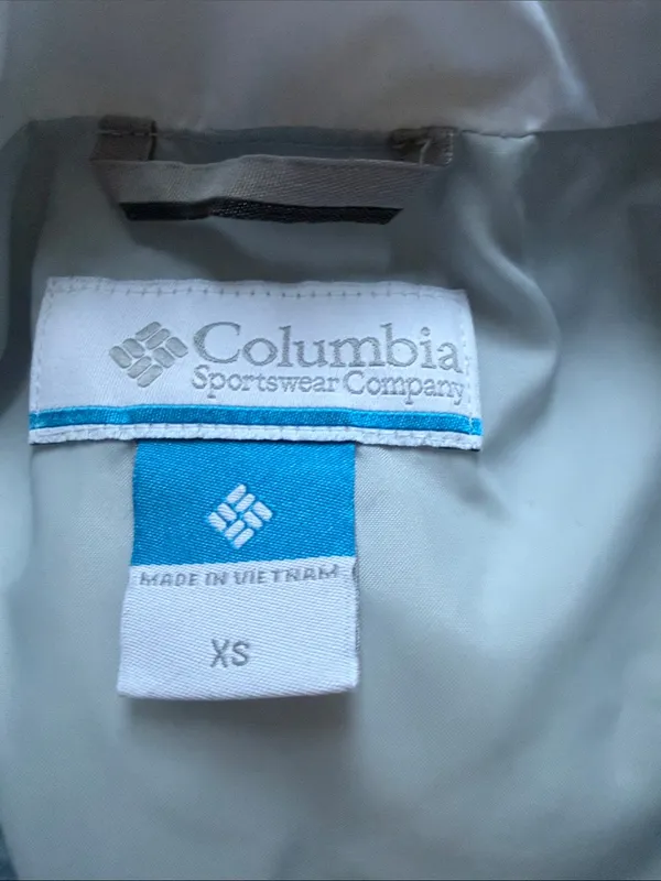Columbia White Quilted Puffer Jacket - Image 3