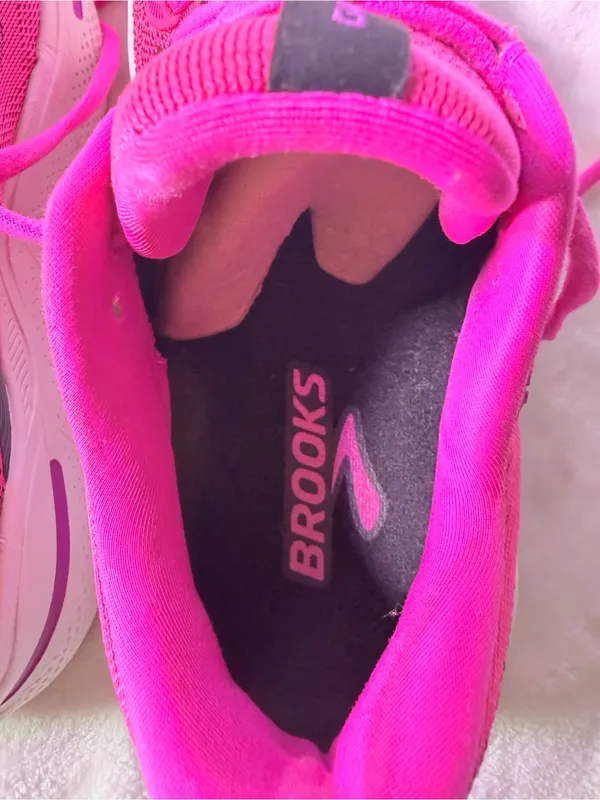 Brooks Ghost Max Women's Running Shoe - Hot Pink & Black - Image 10