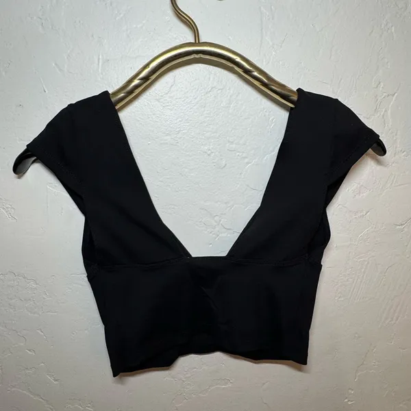 Free People Black Sexy Crop Top Xs Euc Like New - Image 4