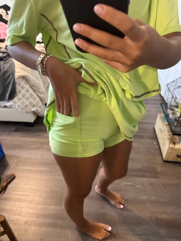 Amazon Lime Green Two-Piece Lounge Set - Image 3