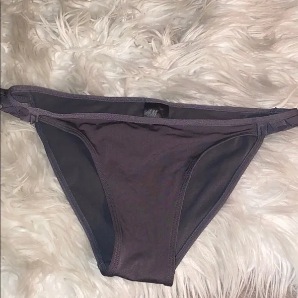 ✨H&M Ruffle Bikini Bottoms✨ - Image 2