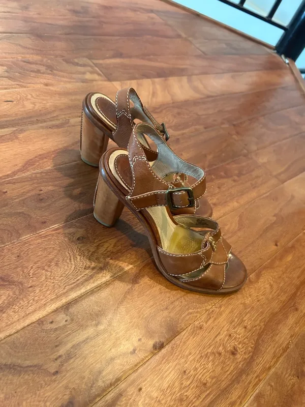 Frye Sofia Stitch Block Heel Buckle Sandal Size 6.5 - Image 3