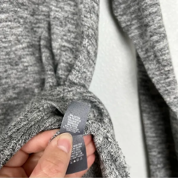 Aerie Women Gray Long Sleeve Tee‎ Crochet Lace Shoulder Detail Top Sz S - Image 5