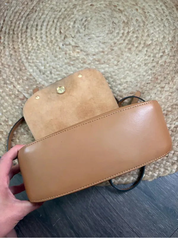Vera Pelle Golden Yellow Leather Crossbody Purse “Alice” - Image 9