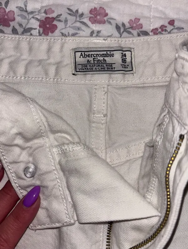 Abercrombie & Fitch White Distressed Skirt - Image 5