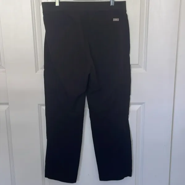 FIGS Technical Collection Black Scrub Pants Large Short - Image 3