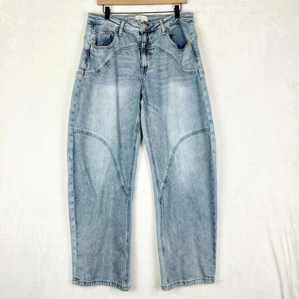 Saige Denim High Rise Barrel Jean Size 13/31 Light Wash - Image 3