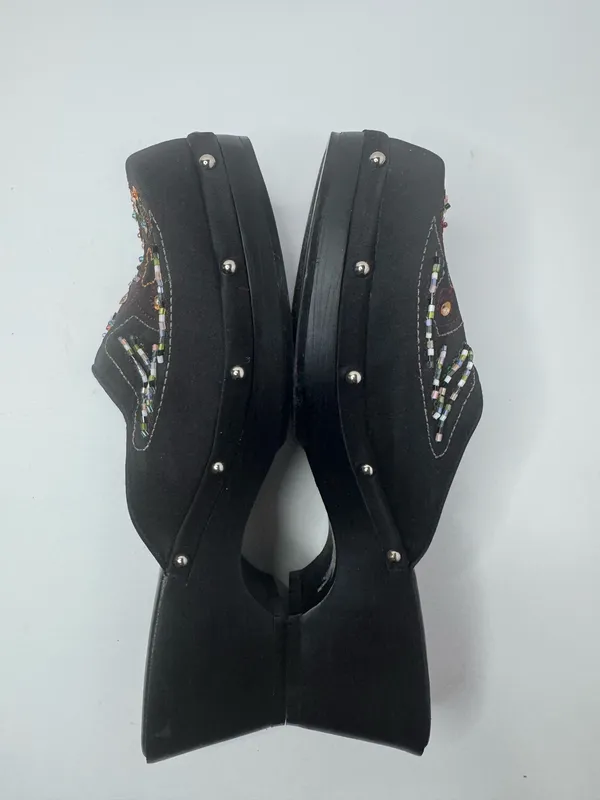 Rampage 'Balinda' Black and Multicolor Embellished Mules Size 7 - Image 5