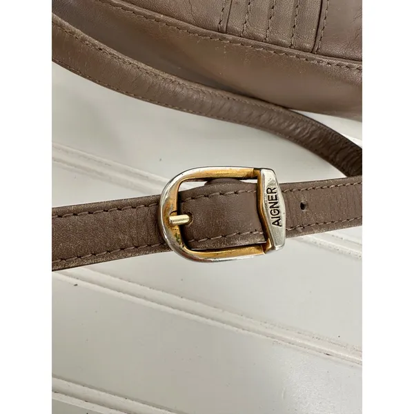 Vintage Etienne Aigner Crossbody Small Bag Purse Taupe Leather‎ Logo Zip Earthy - Image 9