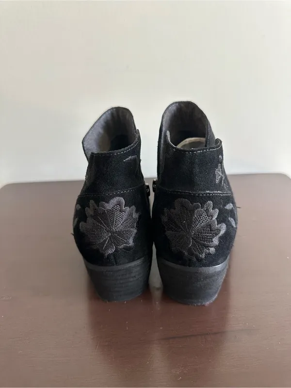 Seychelles Black Suede Embroidered Ankle Boots 8 - Image 4