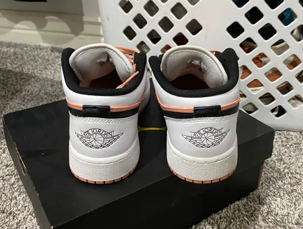 Nike Jordan 1 Low - Image 3