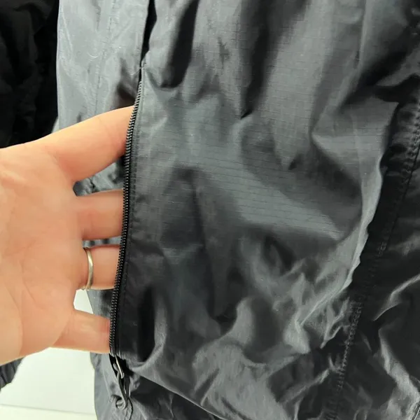 The North Face Women's Resolve 2 Jacket Black Stow Hood Medium - Image 3