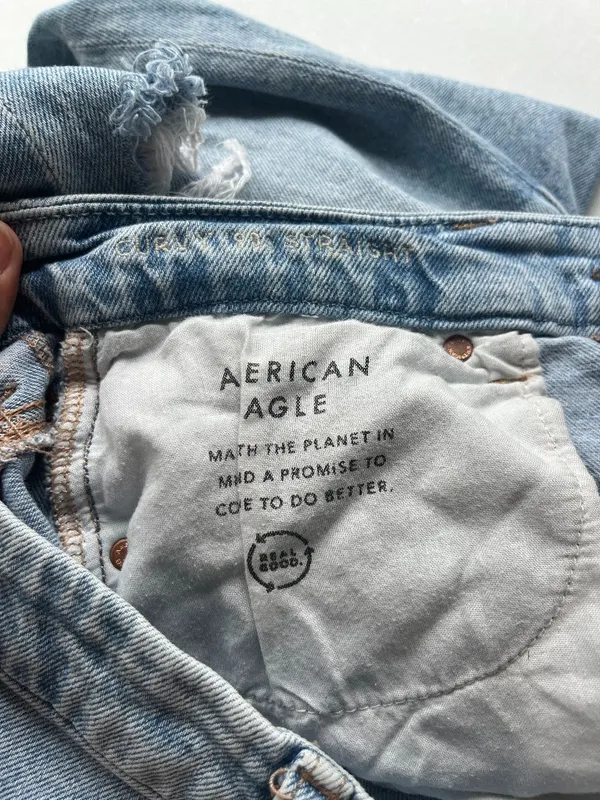 American Eagle Sz 14 Mom Jeans curvy straight leg high-rise fit with distressing - Image 3