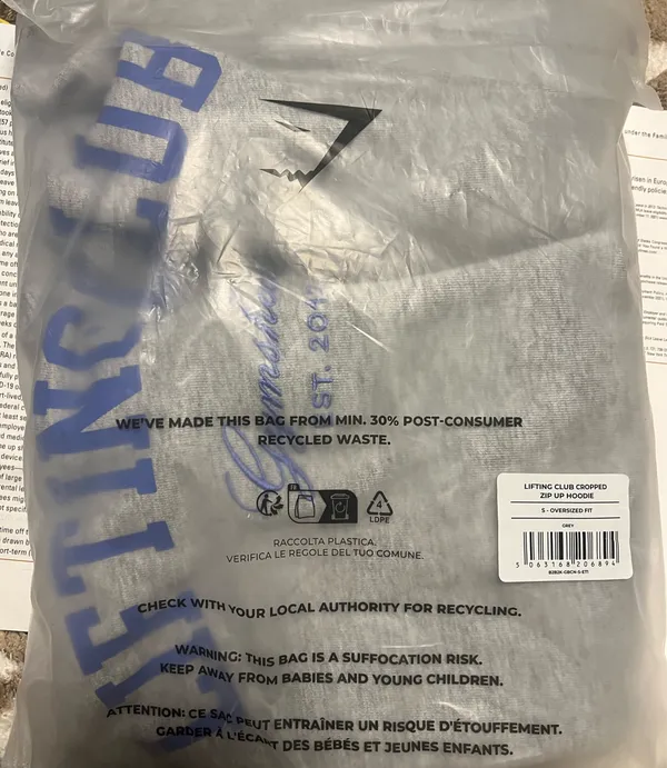 NWT gymshark cropped hoodie - Image 3