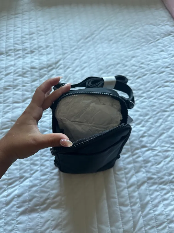 Lululemon Easy Access Crossbody Bag - Image 3