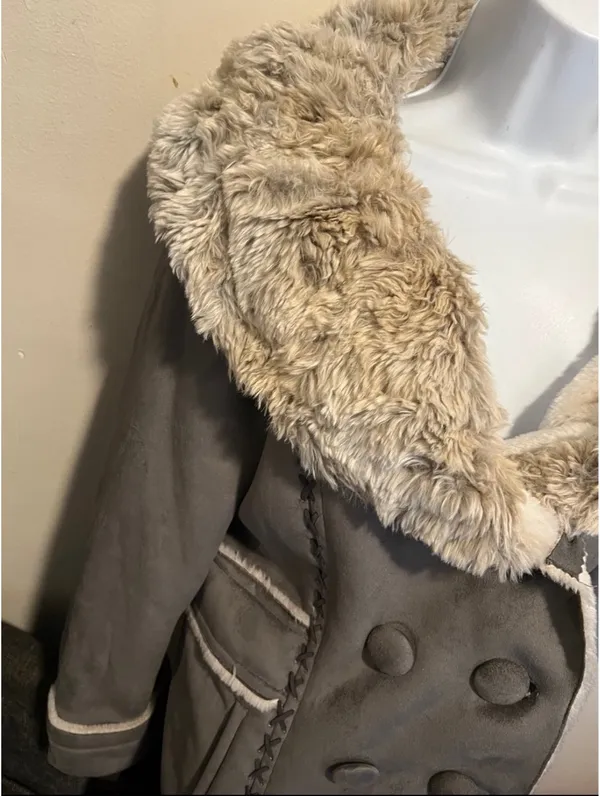 Sonoma Life+Style Faux Fur Coat Size Medium - Image 5