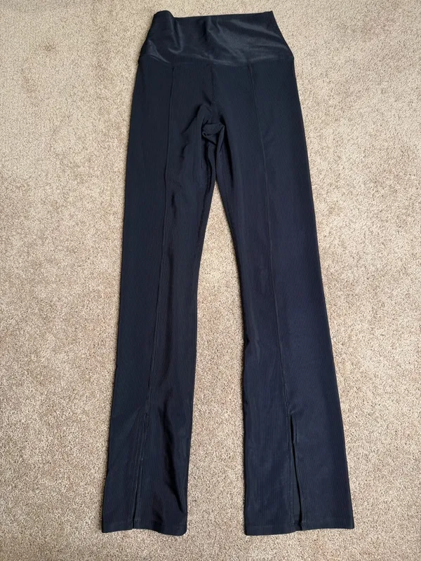 Beach Riot Alani Black Ribbed Flare Leggings High Rise Yoga Pants Size‎ Medium - Image 2