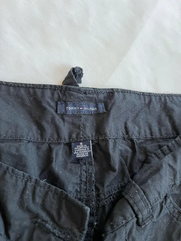 Women’s size 8 Tommy Hilfiger cargo shorts black - Image 5