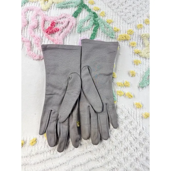 Vintage Grey Nylon Rayon Blend Mid Length Dress Gloves Made in France Size 7 Y08 - Image 3