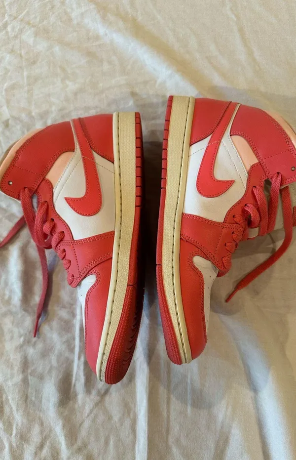 Nike Air Jordan Women’s Strawberries Cream - Image 3