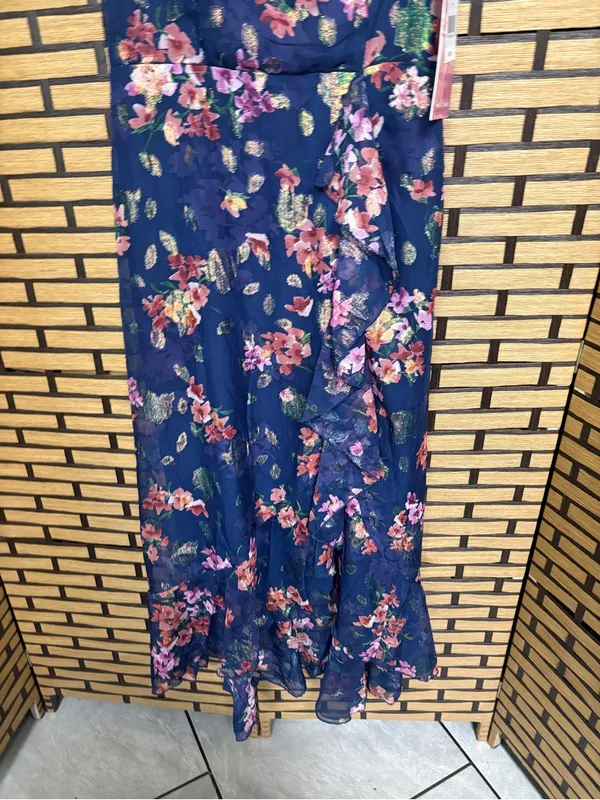 Emerald Sundae Navy Floral maxi dress size large - Image 5
