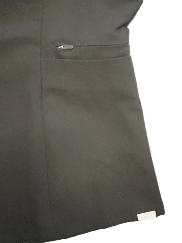 FIGS Women's black Amapa Scrub Top Style #W21SW1008 V-neck side zip pocket XXL - Image 4