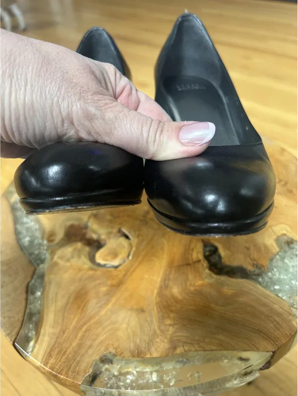 Stuart Weitzman Black Leather High Heel Pumps Sz7 - Image 4